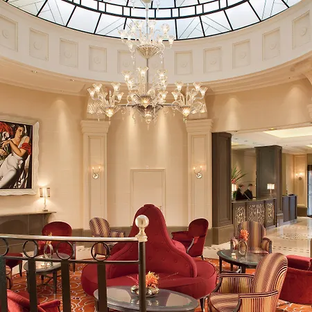 Chateau Frontenac ホテル 4*