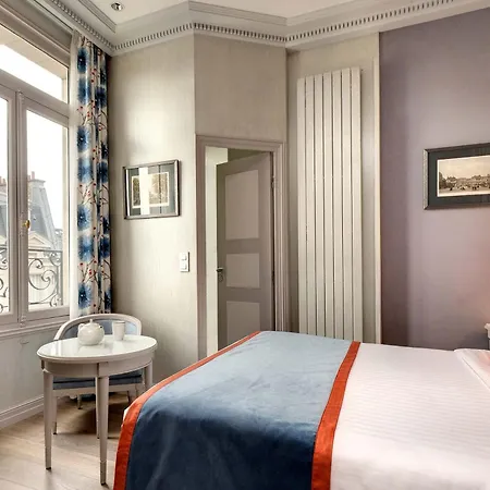 Chateau Frontenac 4* パリ