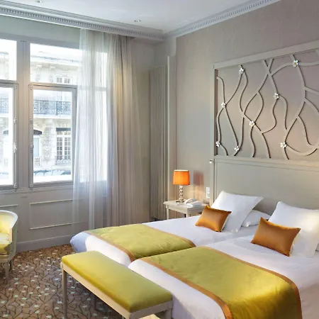 Chateau Frontenac Hotel 4*