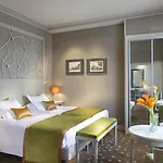 Chateau Frontenac Hotel Paris