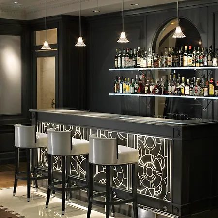Chateau Frontenac Hotel 4*