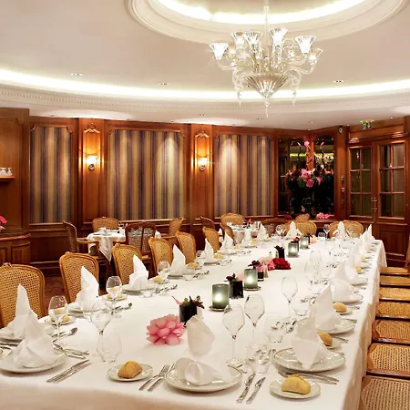 Château Frontenac Hotel 4*