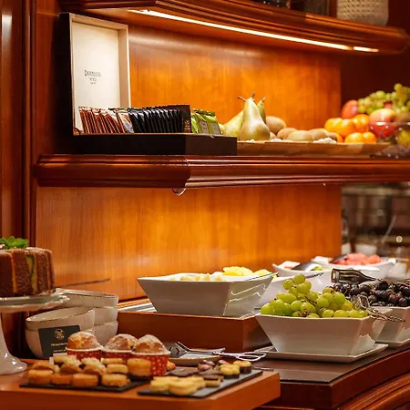 Chateau Frontenac 4* Paris