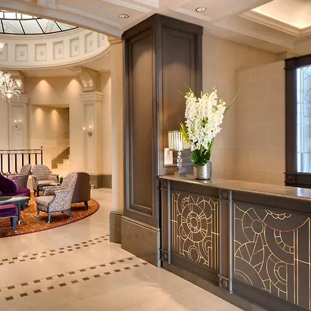 فندق Chateau Frontenac باريس