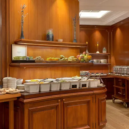 Chateau Frontenac 4* Párizs