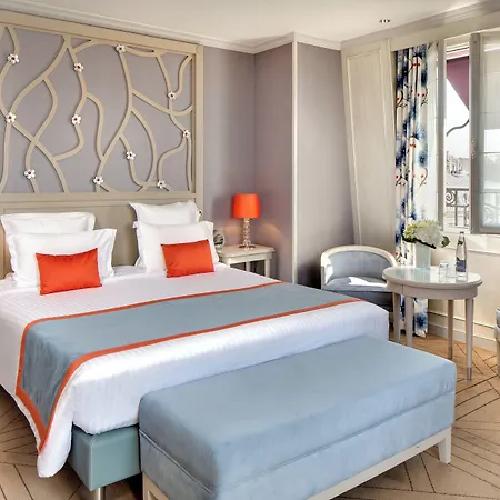 Chateau Frontenac باريس