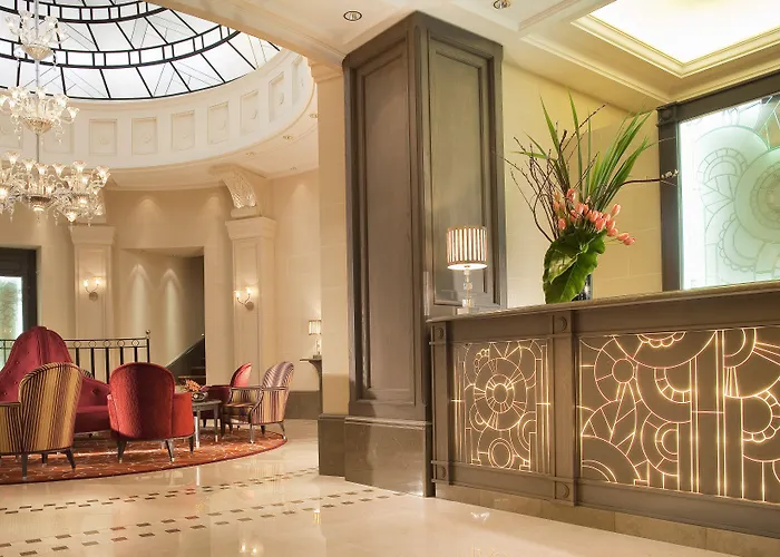 Chateau Frontenac 4* פריז
