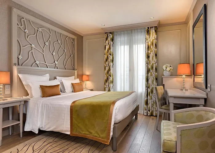 فندق Chateau Frontenac باريس