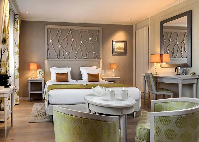 Chateau Frontenac 4* باريس