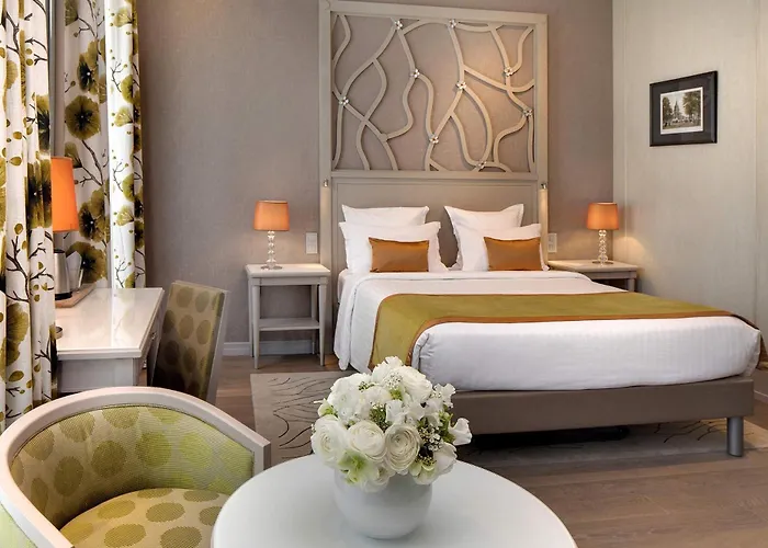 Hotel Chateau Frontenac Paris