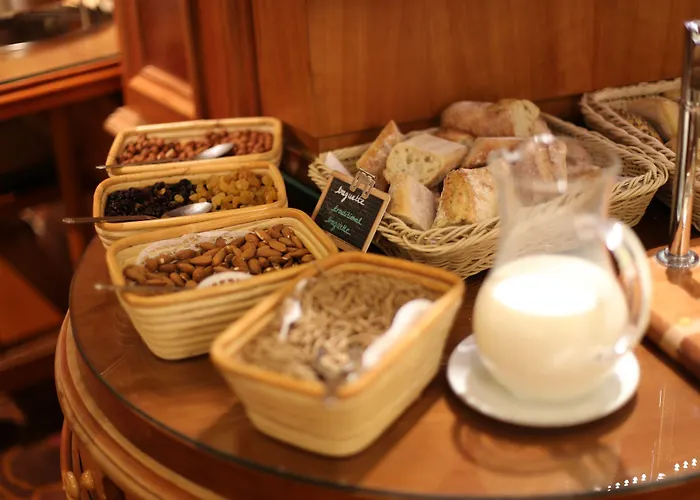 Hotel Château Frontenac Paris