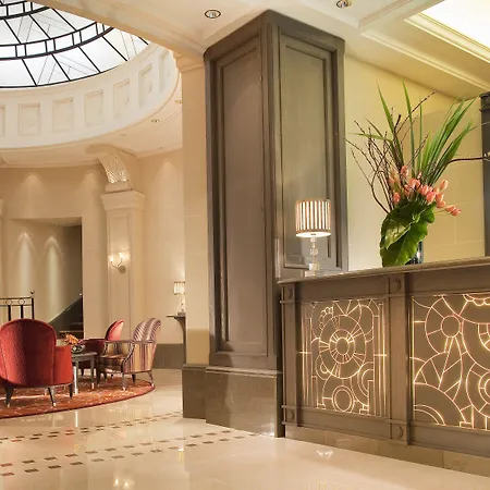 Chateau Frontenac 4* Paříž