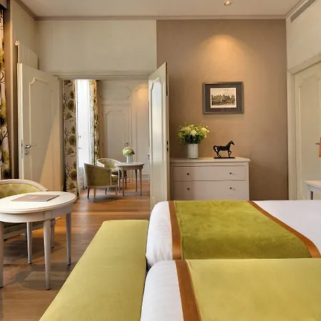 Chateau Frontenac Hotel 4*