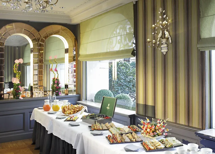 Chateau Frontenac 4* Parijs