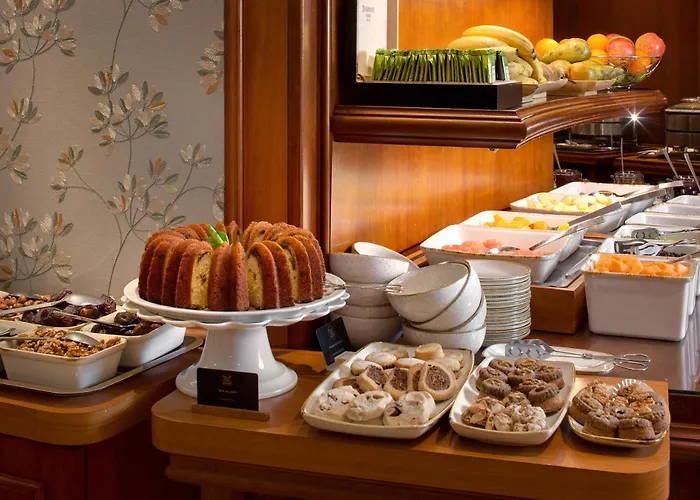 Chateau Frontenac 4* パリ